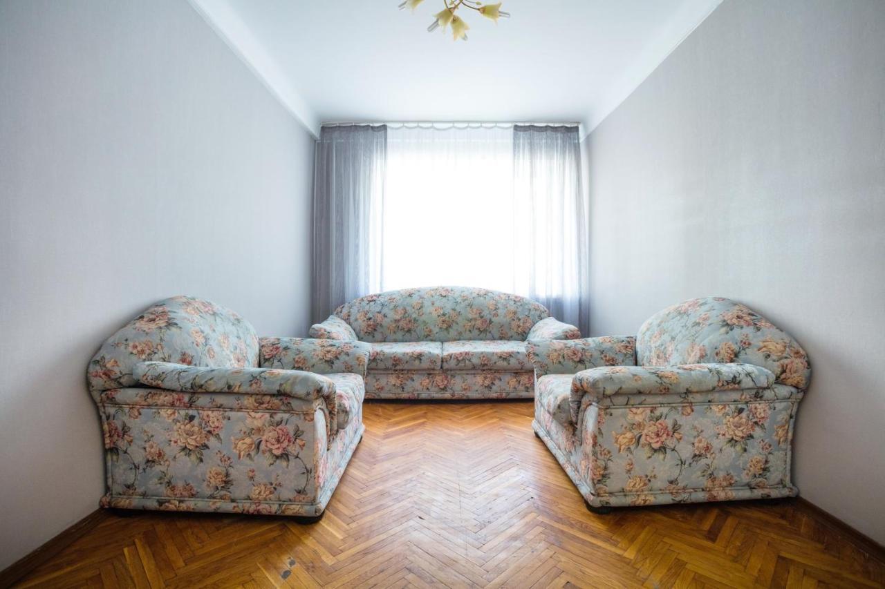 Apartment Near Metro Pecherskaya Kiev Dış mekan fotoğraf