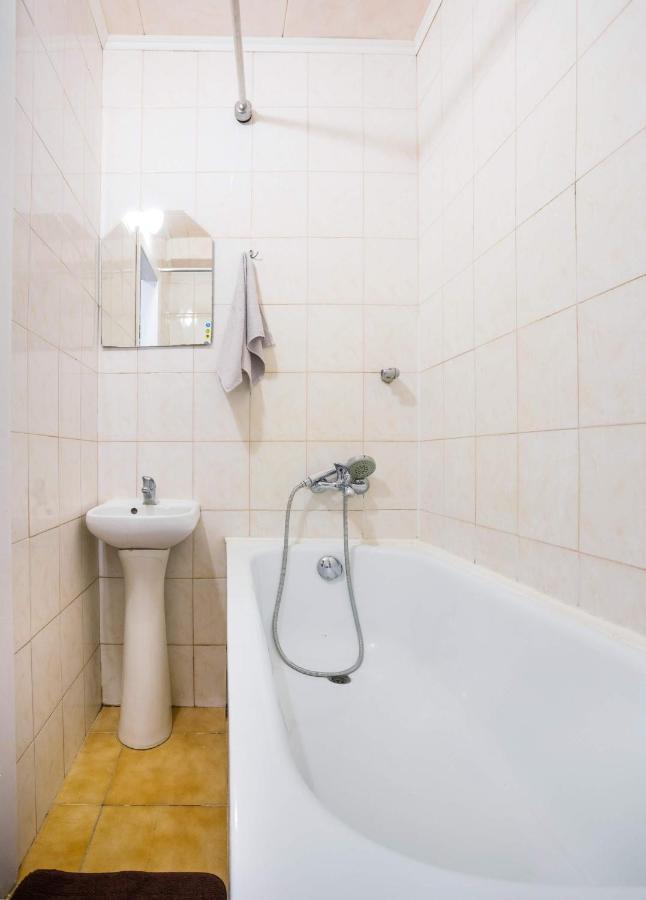 Apartment Near Metro Pecherskaya Kiev Dış mekan fotoğraf