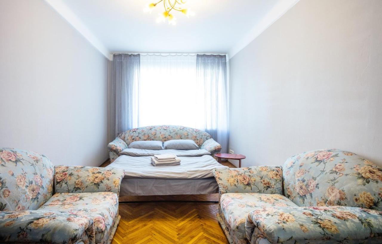 Apartment Near Metro Pecherskaya Kiev Dış mekan fotoğraf
