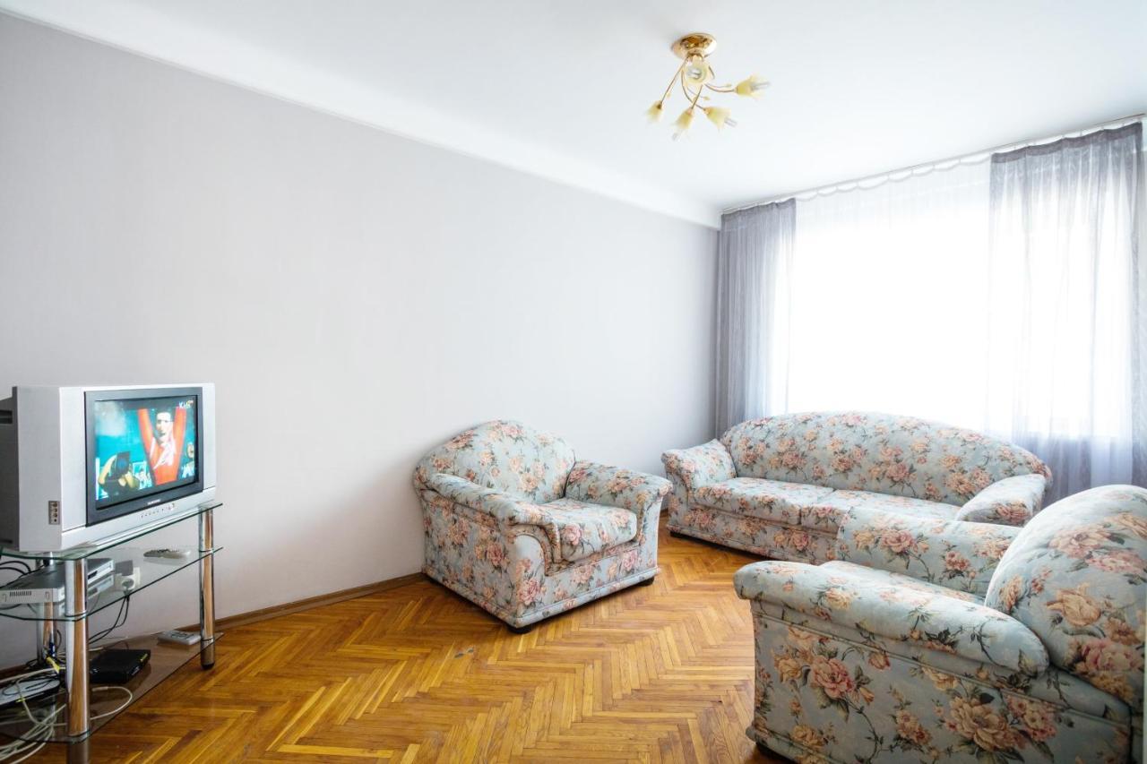 Apartment Near Metro Pecherskaya Kiev Dış mekan fotoğraf