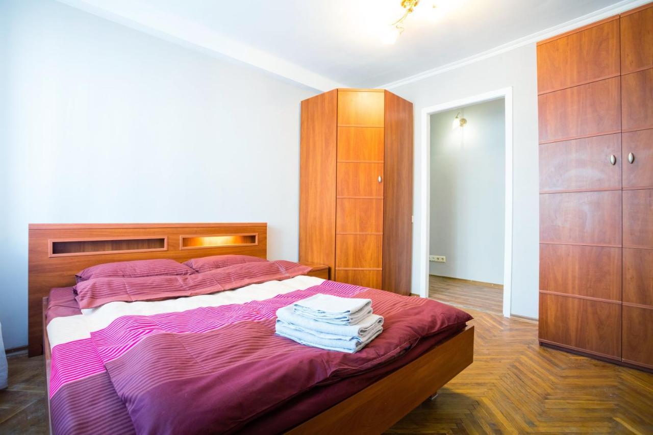 Apartment Near Metro Pecherskaya Kiev Dış mekan fotoğraf